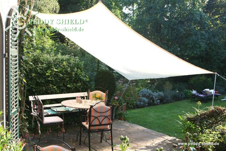 Metall-Stange:  Aufstellung Sonnensegel im Garten