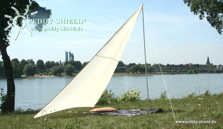 Camping-Freizeit-Sonnensegel Dreiecksegel 3x3x2,5 m - sandfarben aus  leichtem Polyester mit Metallstab 2,2 m inkl. Tragetasche
